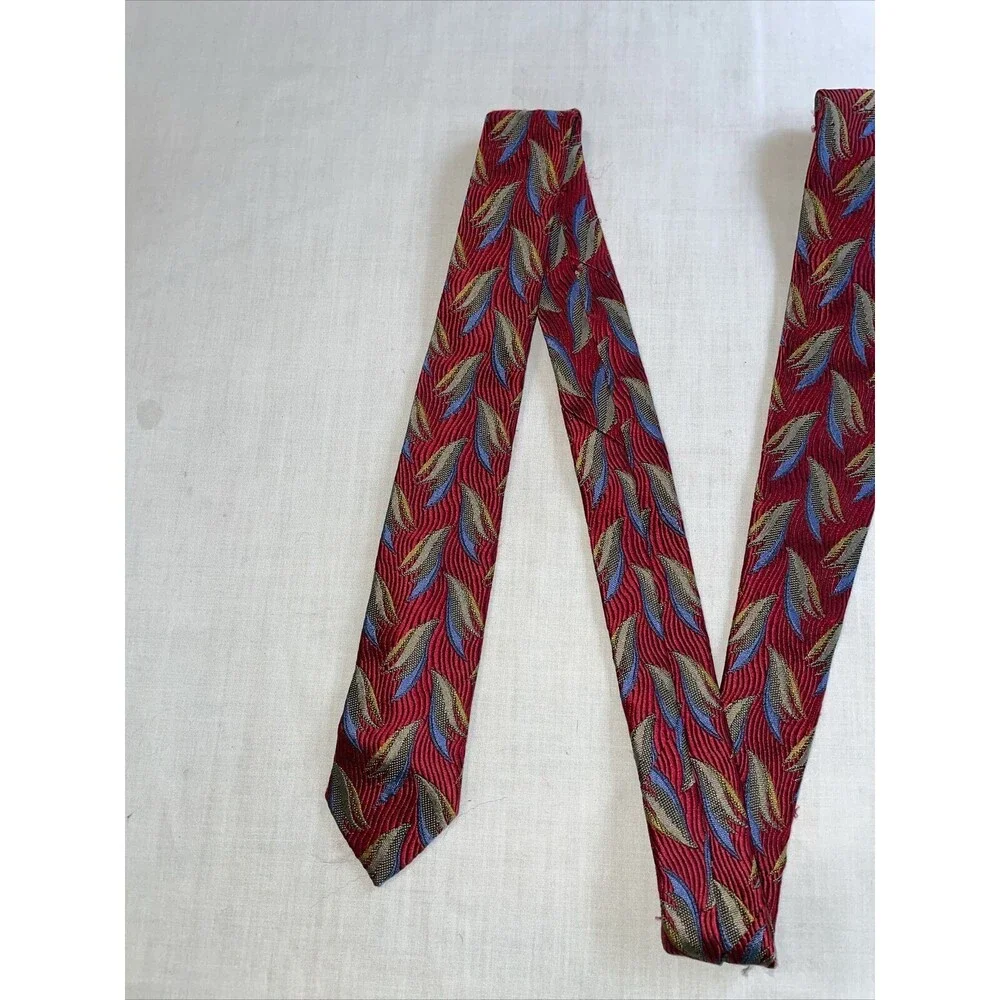 Levy’s Dress Tie Men’s Size 58” Red Floral 100% Silk Designer